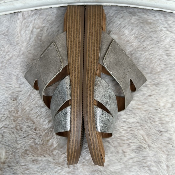 Euro Soft by Sofft | Nadine Grey & Silver Metallic Sandal - Picture 8 of 14